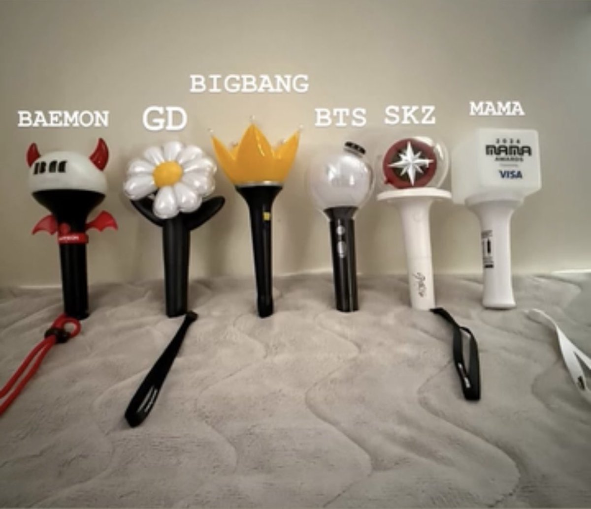 _cky24's tweet photo. #army
#stay
#vip
#monstiez https://t.co/RXhjcumJ5h
