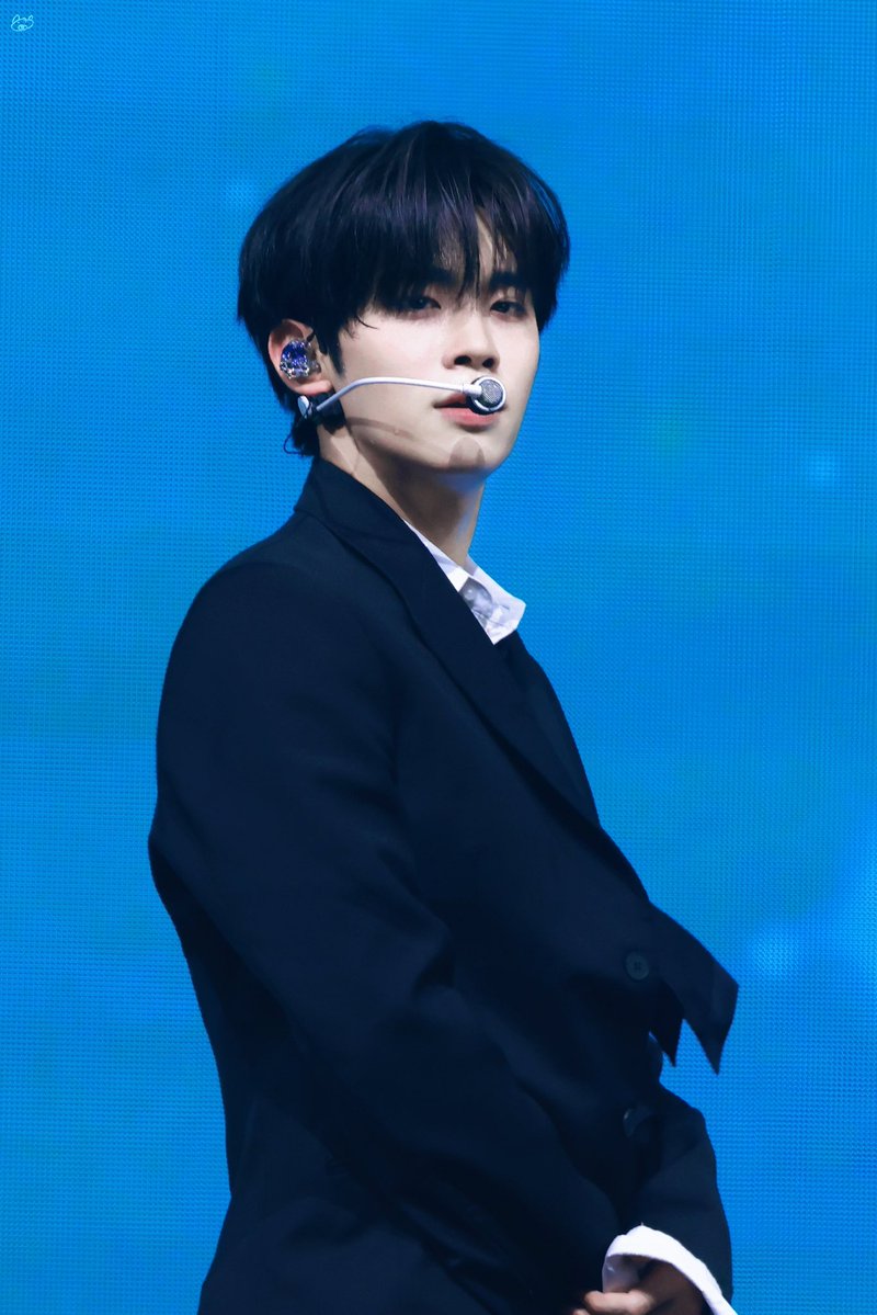dzzz_Lu's tweet photo. HAPPY TAERAE DAY💙

260627 MYK FESTA

#ZEROBASEONE #ZB1 #제로베이스원
#KIMTAERAE #김태래  #キムテレ 
#HAPPYTAERAEDAY https://t.co/teN8MFmnPx