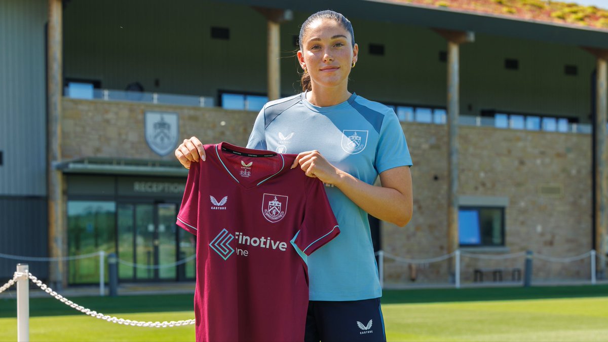 em_sandy's tweet photo. ✍️ Burnley have signed defender Maddi Wilde following her departure from London City Lionesses. She joins on a two-year deal. Another strong addition for the new WSL 2 side. https://t.co/x2WVM0rnbk