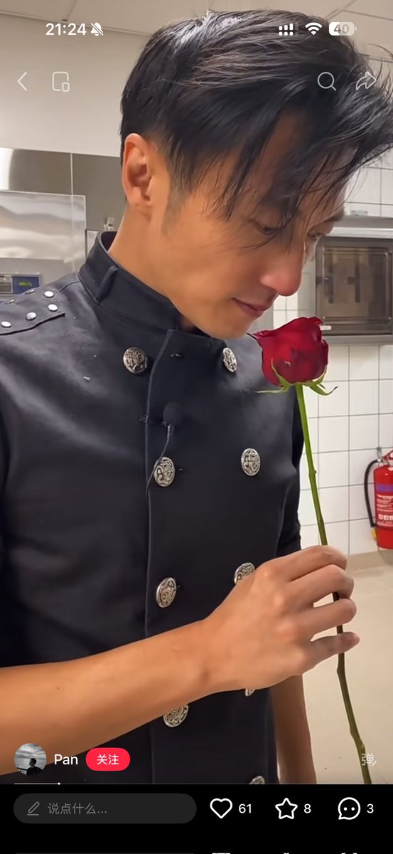 Kuucandy_1028's tweet photo. 情熱の赤いバラ🌹
そしてジェラシー🎵 https://t.co/E5St2mcL7v