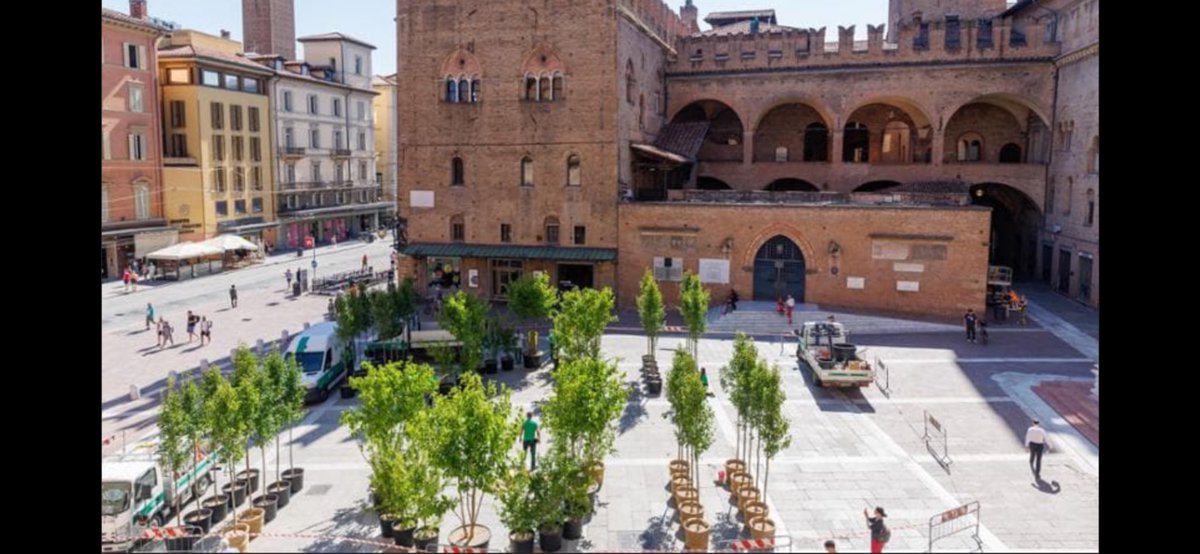 JorgeParma1's tweet photo. @MMmarco0 @robdellaseta @FranFerrante @A_LisaCorrado @marcofurfaro @erealacci @StefanoCiafani @brun_montesano @monicafrassoni @levissullam @fabriziobarca @RossellaMuroni Come matteo Lepore in Piazza Maggiore a Bologna 😂😂😂😂🤦‍♂️🤦‍♂️🤦‍♂️ https://t.co/vIv4lgiCKV