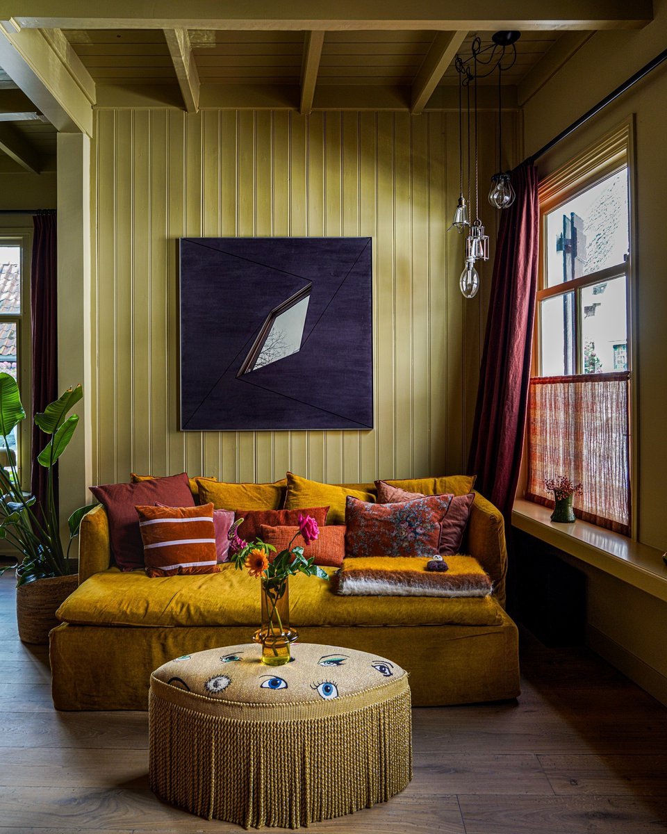 SuiteWood's tweet photo. Bold colors, boho vibes 🌿

A strikingly colorful project by @brecht_murre_atelier featuring the perfect pop of comfort—the Boho sofa from @maisondevacances This blend of textures and hues is pure interior magic. Dive into these dreamy vibes today! https://t.co/GvxKyMFLjy
