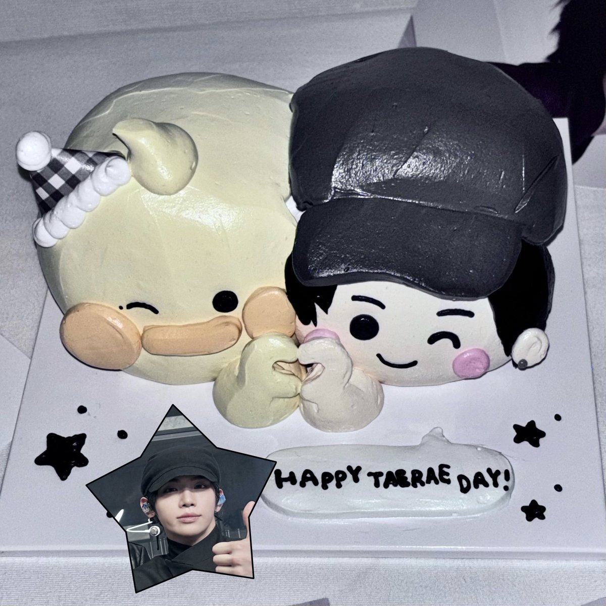 lotaerve's tweet photo. ⠀∧＿∧
（𓂂︲⩊︲𓂂)つ━★・*。
⊂　　 　ノ 　　　・゜+.
　しーＪ　　°。+ *´¨)
　　　　　　　　.· ´¸.·*´¨) ¸.·*¨)
　　　　　　　𝙃𝘼𝙋𝙋𝙔 𝙏𝘼𝙀𝙍𝘼𝙀 𝘿𝘼𝙔
　　　　　　　　　(¸.·´ (¸.·'*★
　　
#24thLapWithTaerae  
#세상을_물들일_태래_생일축하해
#HAPPYTAERAEDAY https://t.co/PHgSl9vsXU
