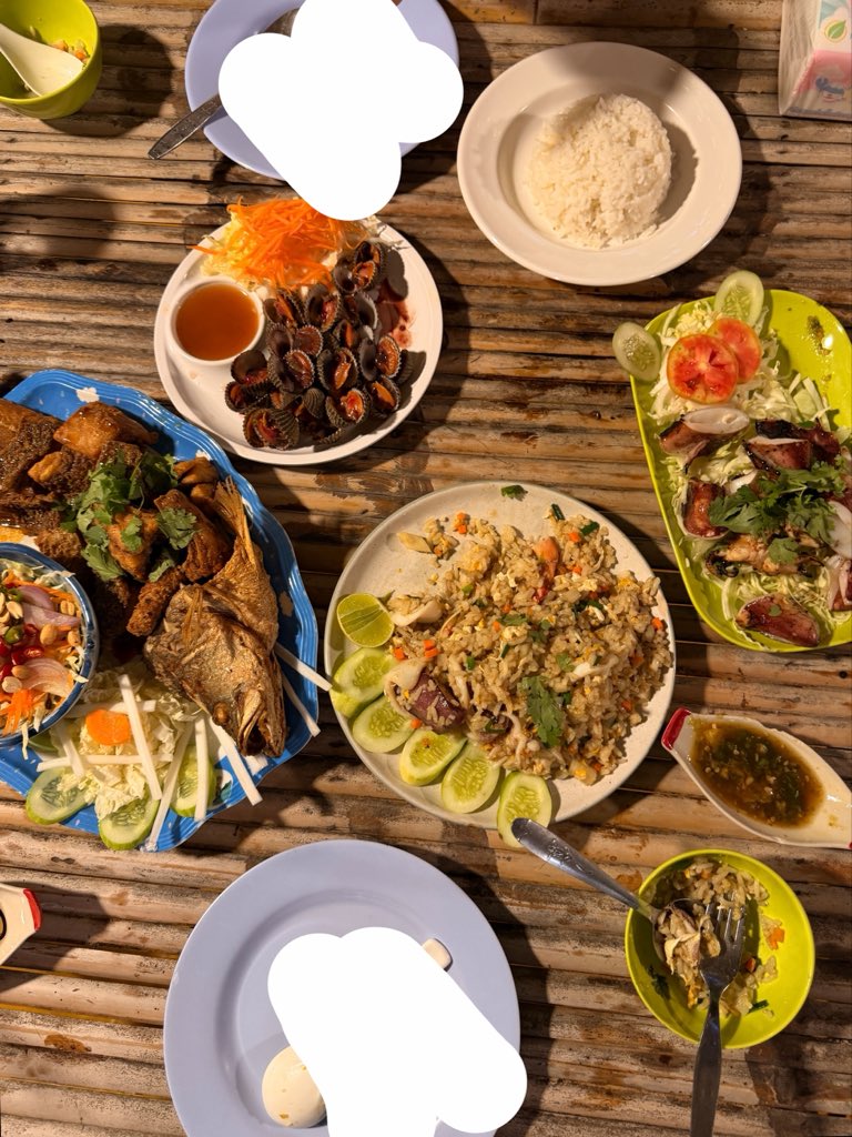 mimudotp's tweet photo. เป็นร้านโลคอลที่แบบอร่อยสมรีวิว google maps 4.7 ดาว ใครแวะผ่านมาสมุทรสาครมาทานกันเยอะๆนะคะทุกคน ราคาดีมากๆแล้ววัตถุดิบสดมาก (โดยเฉพาะปลาหมึกเลิฟเวอร์อย่างหนูคือ ตาเป็นประกายเลย สดแล้วใหญ่มากกก หวานฉ่ำ) น้ำจิ้มซีฟู้ดถูกต้อง หอยแครงไม่คาวลวกมาดี🥺💖

https://t.co/72Fu8gddCO https://t.co/zsHY913AMP