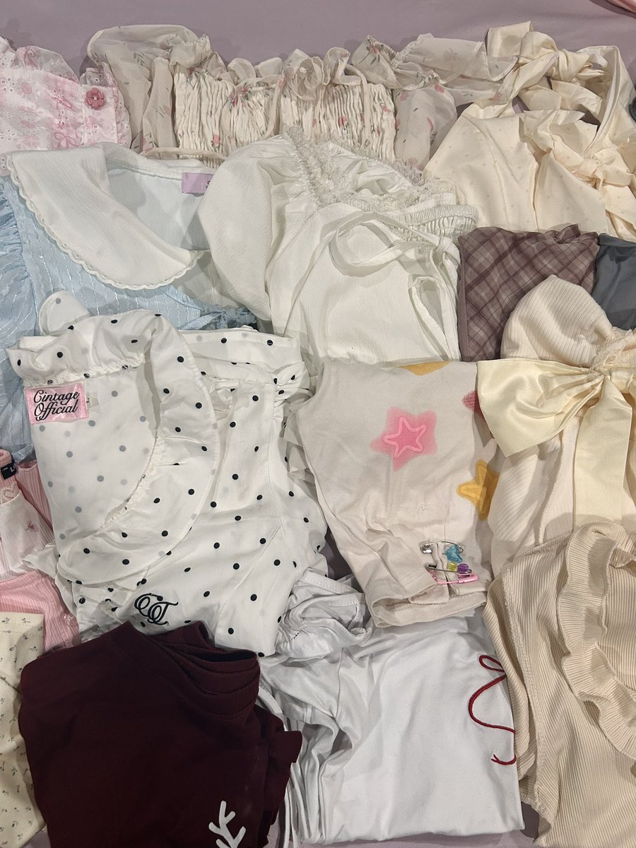 meenarya3's tweet photo. ส่งต่อเสื้อผ้าคับ - มือ1 / 2
ค่าส่งเหมา 50 b ซื้อ 3 ตัว ส่งฟรีคับ
สอบถามราคาได้ค่ะ 🤲🏻🥹

#ปล่อยเสื้อผ้ามือสอง #ส่งต่อเสื้อผ้า #โล๊ะตู้เสื้อผ้า #Cintageshop #Jarinya #Rika https://t.co/C8sIVVt9Eo