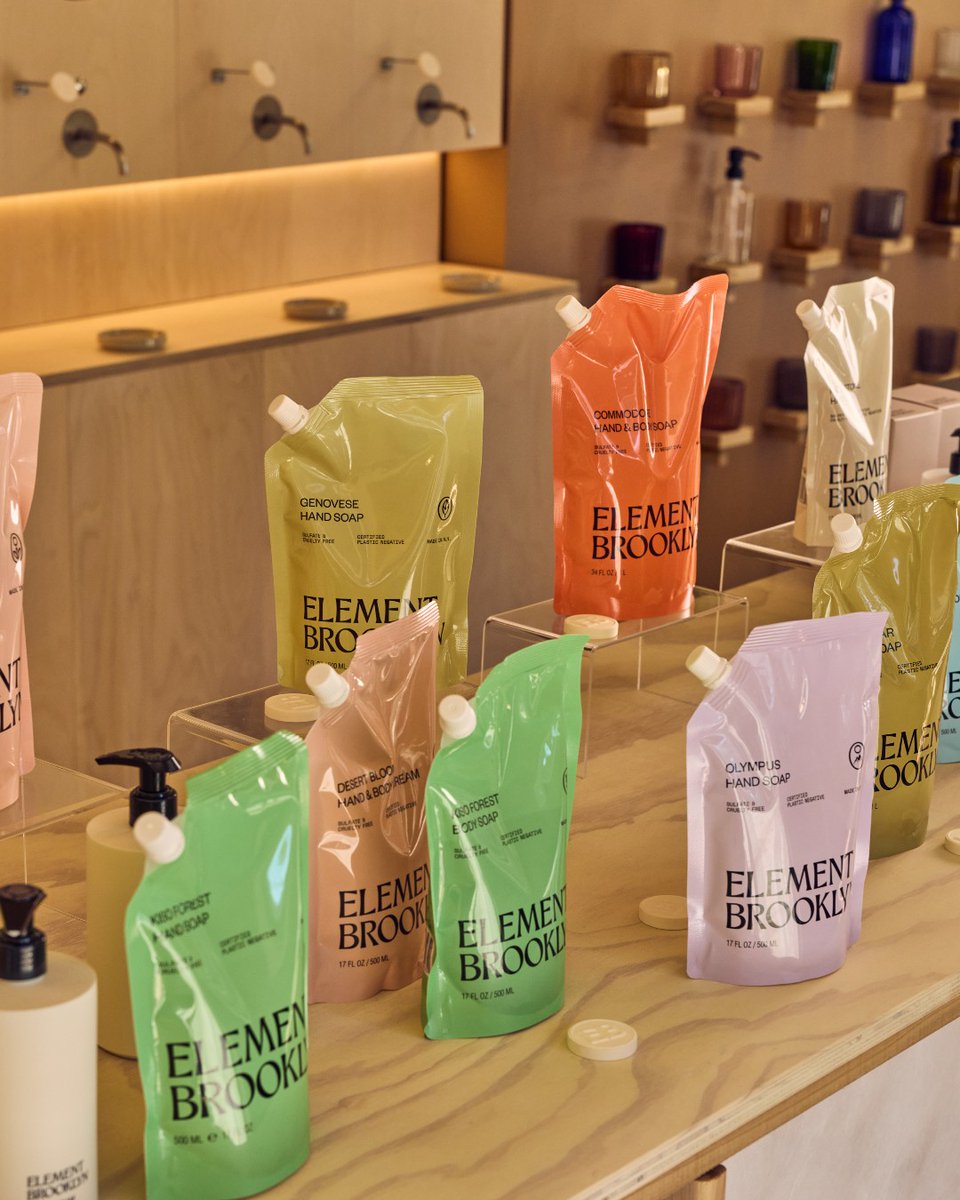 TheSeaportNYC's tweet photo. Luxury home essentials, made sustainably. Discover Element Brooklyn, where you can explore beautifully crafted soaps, candles, diffusers, body care, and more through an immersive fragrance experience.🕯️

📍192 Front Street
Details: https://t.co/60B1NSBwr3
#TheSeaport https://t.co/7dDfPXyiEC