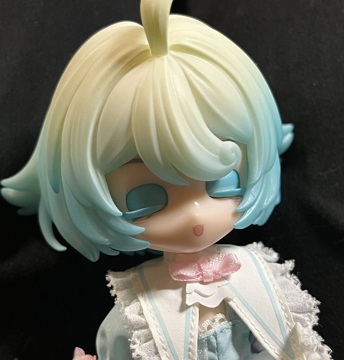 sou_sou_love's tweet photo. 暫く塗装ができないのであれですが
クリア吹いてお渡しでもいいです。フェイス。
私このシリーズ、ドールをお迎えしてないので都度フェイス使ってるんですよね。

アイシャドウ瞼です、瞳とネックパーツは許してください。 https://t.co/ngLc4fdhrv