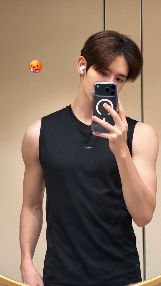 JamesSuOfcTH's tweet photo. 🐶[13.07.2026]🤍
IG Story : james.spmk

🥵

@Jamessu_w #JamesSu #JSY
#JamesSuIGstory https://t.co/C9WVgCy23Q
