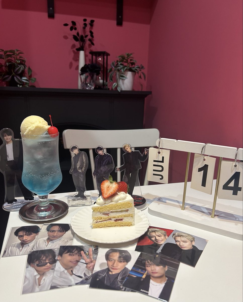 grr_381's tweet photo. 𝐇𝐚𝐩𝐩𝐲 𝐁𝐢𝐫𝐭𝐡𝐝𝐚𝐲 🎊🎂

AERON✨

#TJBB #THEJETBOYBANGERZ
#aeron #エイロン
#HappyBirthdayAERON 
@tjbb_ https://t.co/TIkBlphTuQ