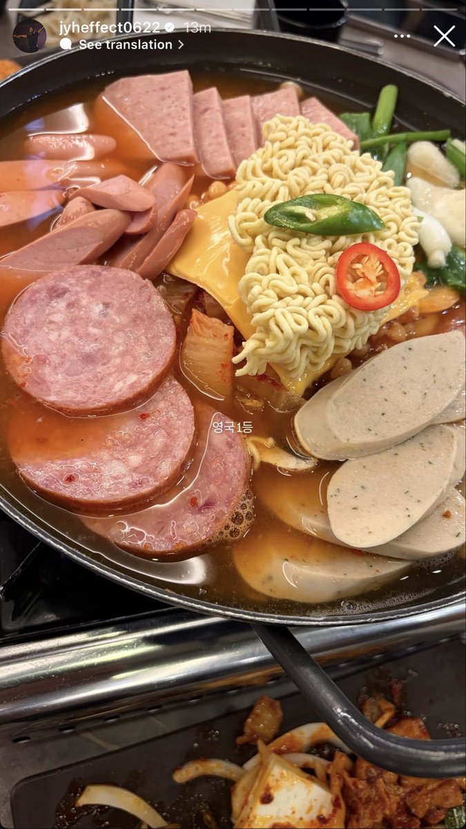 cwa1124's tweet photo. 아싸 진짜 좋아하는 것 같아용.🤣🤣🤣🤣🤣🤣
#씨엔블루 #정용화
#CNBLUE #JUNGYONGHWA
#3LOGY_IN_LONDON
@JYHeffect https://t.co/6cIsv8jJVL
