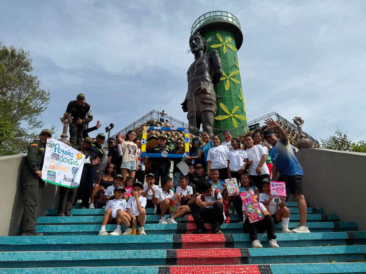 ProteccionPonal's tweet photo. Fortalecemos en #Valledupar el aprovechamiento del tiempo libre mediante actividades de ciclorruta y senderismo ecológico con niños, niñas y adolescentes de la Policía Cívica👏💚. https://t.co/imfi9zGI2Y