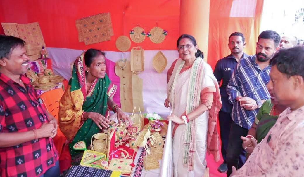 dm_jajpur's tweet photo. @PravatiPOdisha ଏହି କାର୍ଯ୍ୟକ୍ରମରେ ଯାଜପୁର, ଭଦ୍ରକ, ଢେଙ୍କାନାଳ, କେନ୍ଦ୍ରାପଡ଼ା, କେନ୍ଦୁଝର ଏବଂ ଜଗତସିଂହପୁର ଜିଲ୍ଲାର ବ୍ଲକ୍‌ ଲେଭେଲ୍‌ ଫେଡେରେସନ୍‌ (ବିଏଲ୍‌ଏଫ୍‌) ସଦସ୍ୟାମାନେ ମଧ୍ୟ ଯୋଗଦେଇଥିଲେ।
#SubhadraShakti https://t.co/wON4DxF9jD