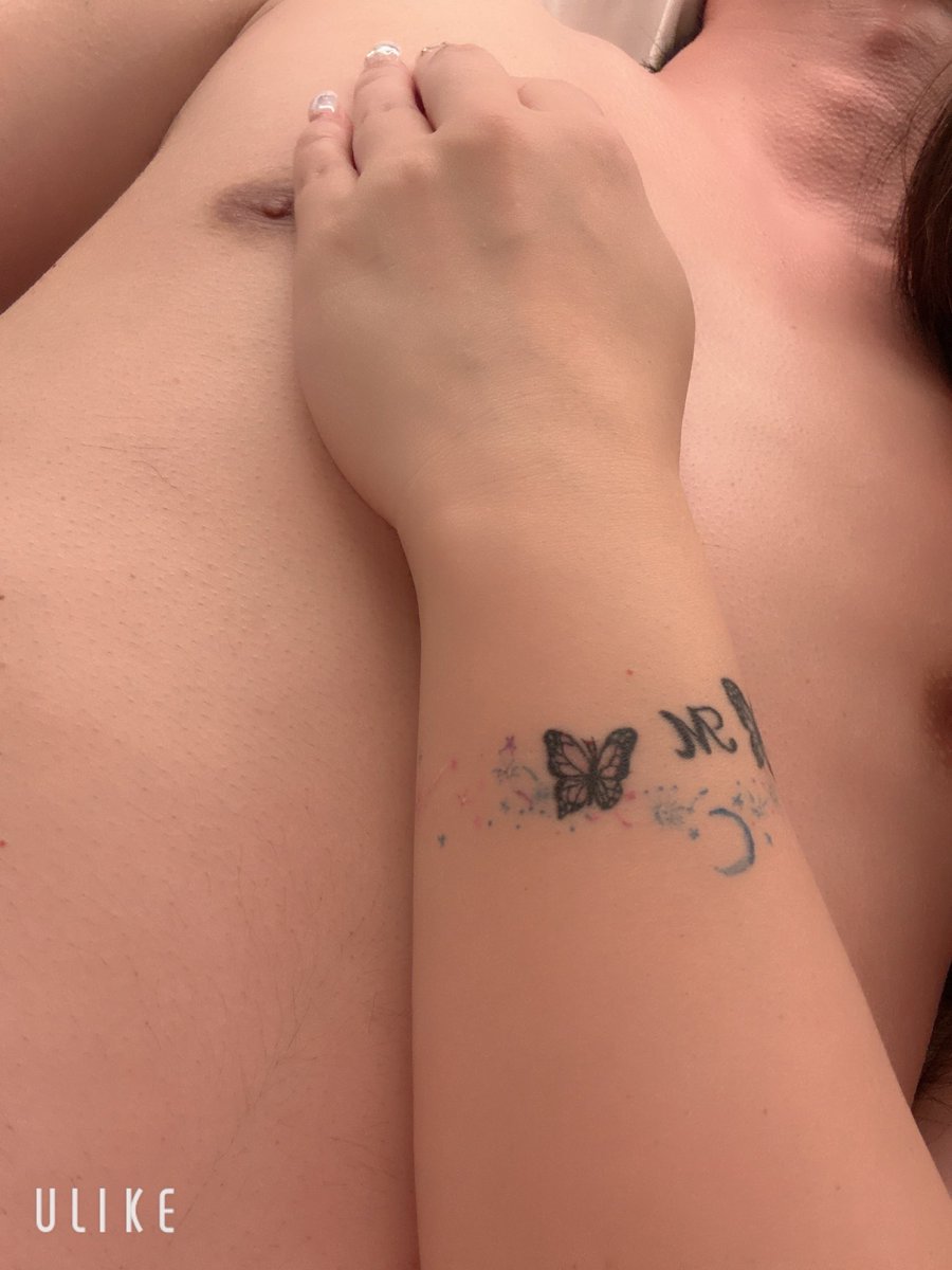 spoon_megu's tweet photo. 幸せな週末だった♡
前回は情緒不安定過ぎてずっと泣きっぱなしの状態で会って－から0でメンケアしてくれたんだけど、今回は0から＋になって地元に帰って来れた♡
ここ最近で1番壊されて1番満たされた♡！！
噛み跡もっと沢山欲しかったけど幸せ🥰 https://t.co/4ZGkJKLM4k