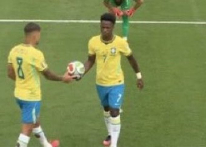 vkod1mm's tweet photo. @futtmais A marca que todo Brasileiro conhece:

A marca de covarde!

A marca de descompromissado andando em campo

A marca de BAGRE que não sabe usar a poha da perna esquerda e tem que ficar dando trivela de direita e matando jogada 

A desconfiança em relação a BET https://t.co/gnjlS2XCzf