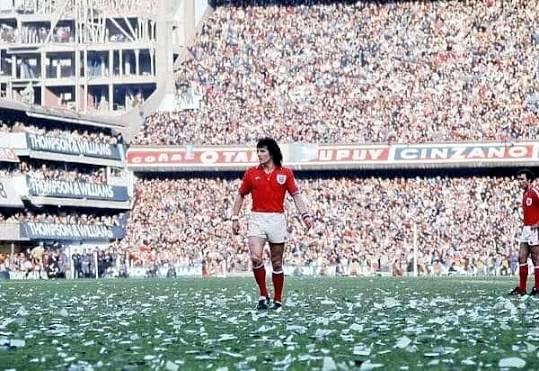 AndyBodfish's tweet photo. Kevin Keegan at the Bombonera
Argentina v England 1977 🇦🇷 🏴󠁧󠁢󠁥󠁮󠁧󠁿 https://t.co/9xfYswvsa6