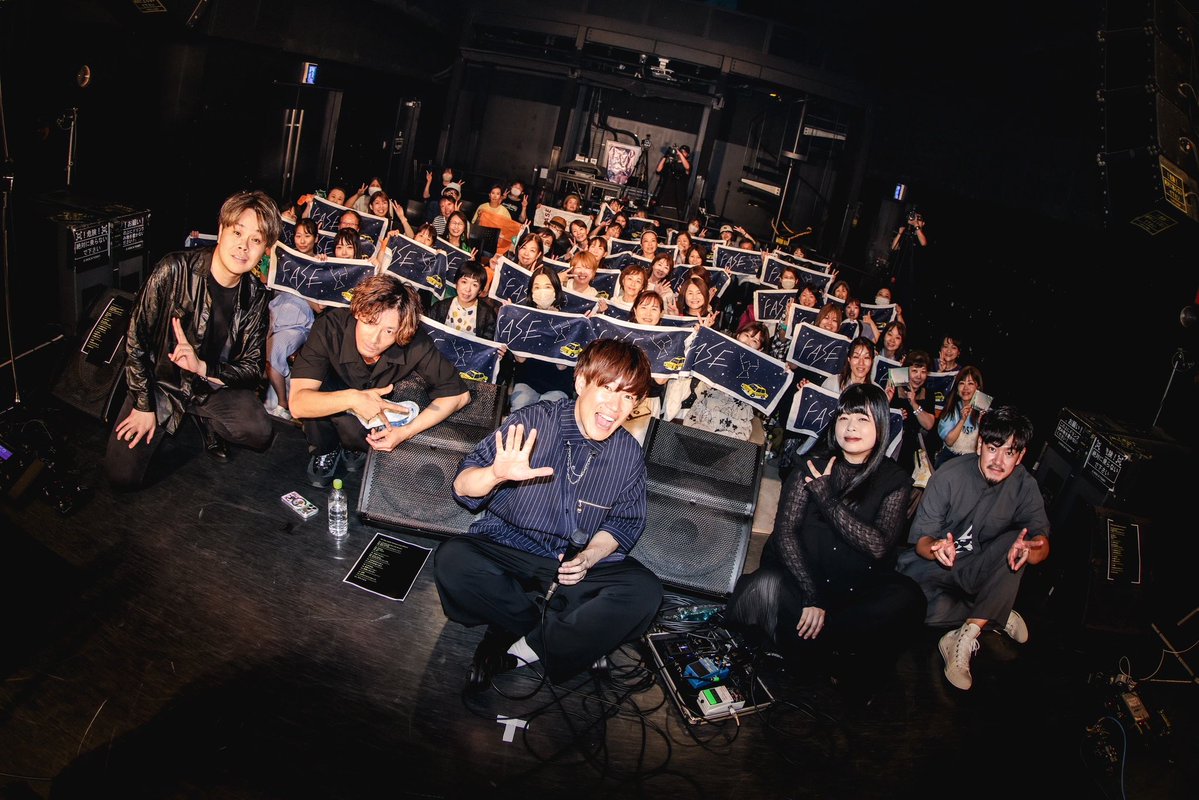 FASEmusic's tweet photo. ￣￣￣￣￣￣￣￣￣￣￣￣￣
　Thank you for comming
　　”My City Lights”
      Release Live  OSAKA

￣￣￣￣￣￣￣￣￣￣￣￣￣
大阪ありがとう！
ステージからのみんなの表情も、
ジャンプも、最高でした！
幸せすぎたぜぃ！

photo : @sa_hokohoko https://t.co/ye88vbwFNL