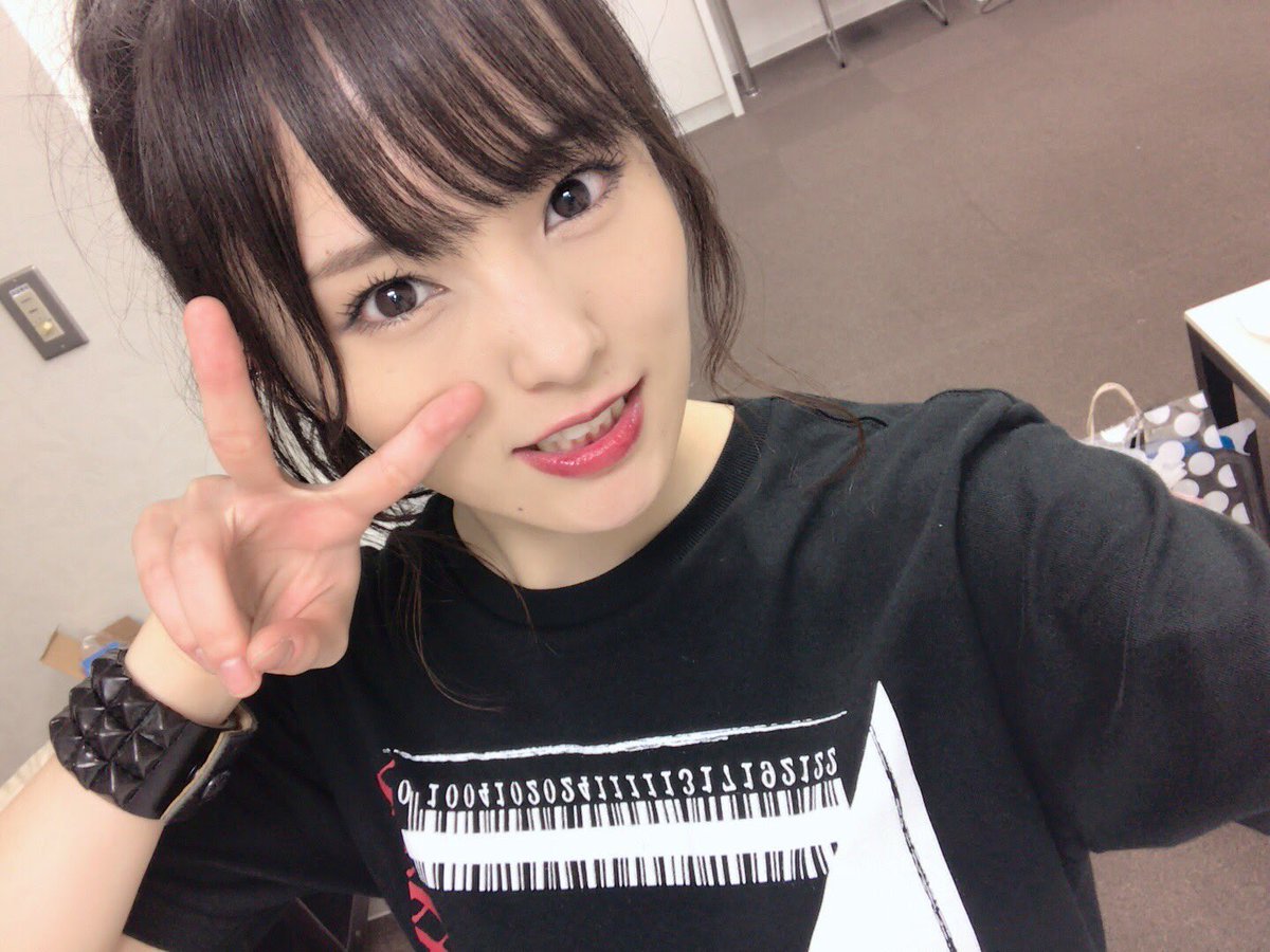 sayaka___714___'s tweet photo. さやかちゃん誕生日おめでとう💐
今日のライブとっても楽しみだー！！！ https://t.co/kzl7COhuRW