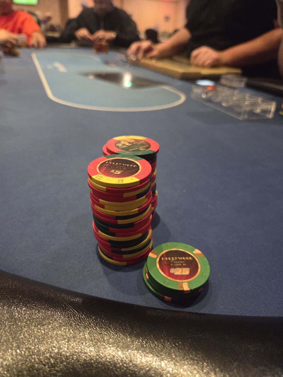 Beano52Poker's tweet photo. While waiting for the O8 game. https://t.co/Ao7VSt4J6i