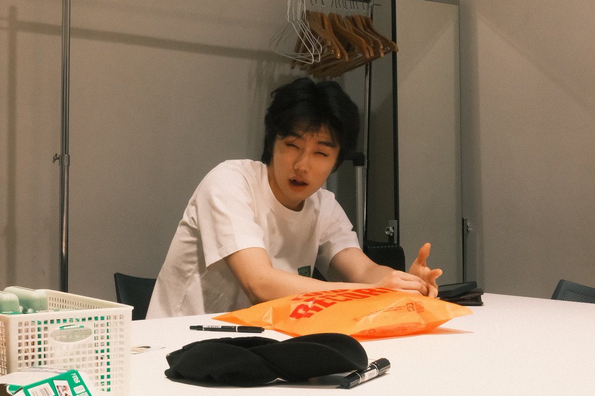 EVNNE_official's tweet photo. 막냉이 생일축하해ㅋㅋㅋ😘

#EVNNE #이븐
#문정현 #MUNJUNGHYUN https://t.co/x1joE10Vee