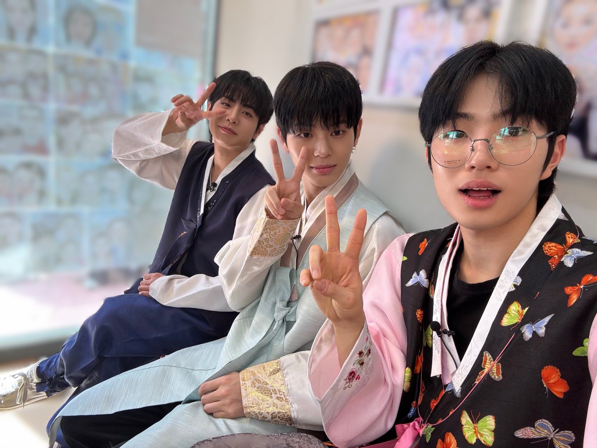 EVNNE_official's tweet photo. 막냉이 생일축하해ㅋㅋㅋ😘

#EVNNE #이븐
#문정현 #MUNJUNGHYUN https://t.co/x1joE10Vee