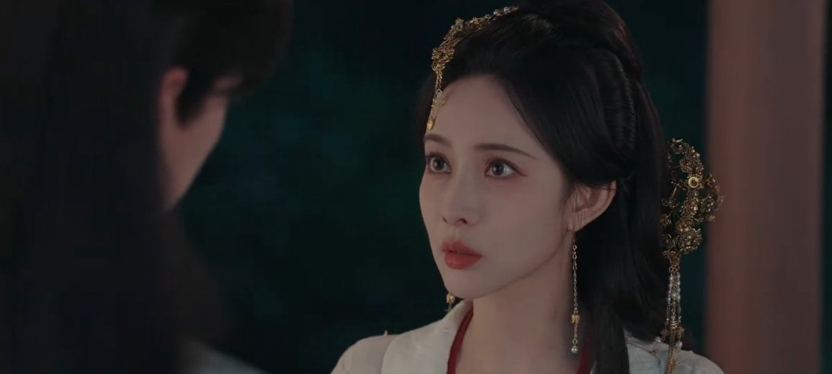 hazarwaell's tweet photo. “Say whatever you want when you're with me, but never in front of others. Not everyone wishes you well.” 🥹❤️
Then he gently wiped the rain from her hand
#BlossomsOfPower #Mengziyi https://t.co/KrXtFNcgu8