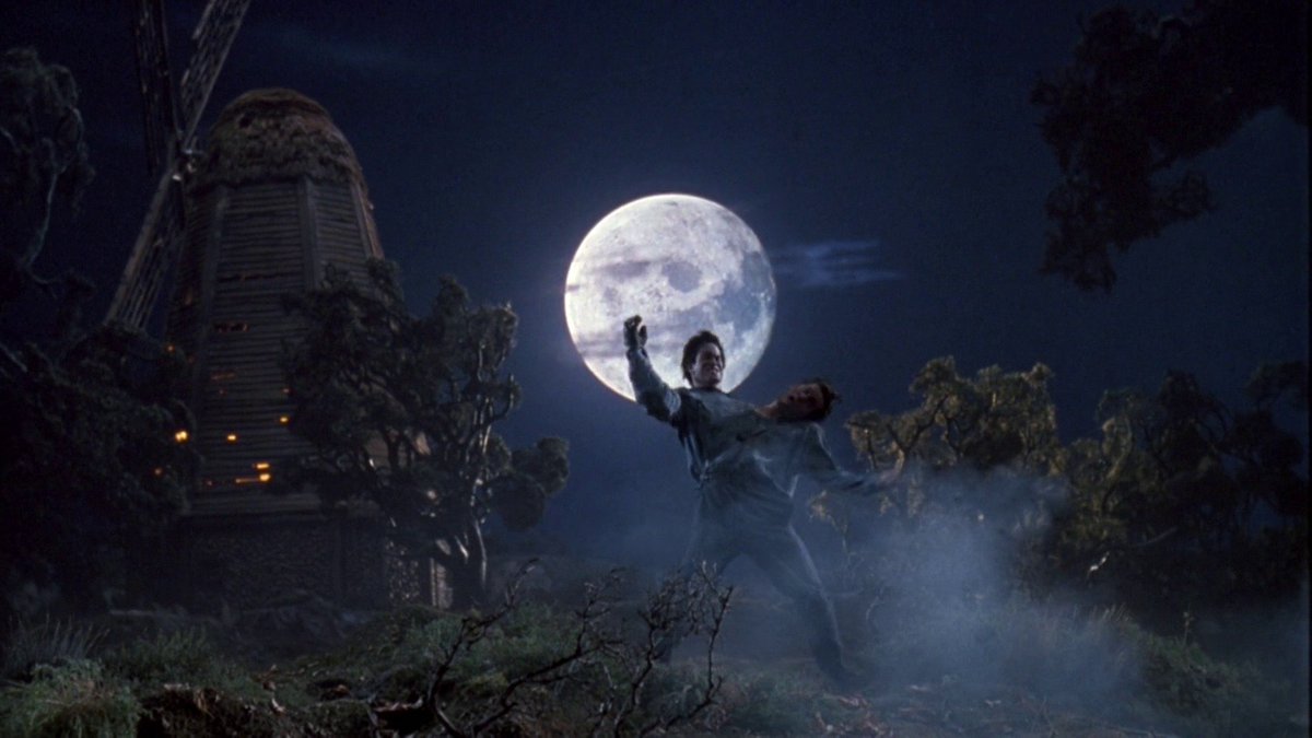 WilliamLuc877's tweet photo. Army of Darkness (1992)
Dir. Sam Raimi 
DoP. Bill Pope https://t.co/LKIHDofJG8