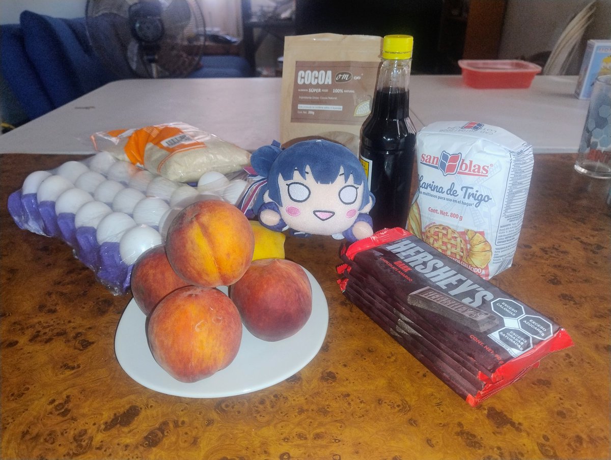 Ikanuhm's tweet photo. A Yohane-chan le celebramos en México antes de partir, con un Sachertorte con harto chocolate y mermelda de durazno.
En unos días celebraremos otra vez acampando cerca de Numazu.
Gracias Yohane-chan por enseñarme a aceptarme a mi mismo tal y como soy.
😈 🌊👆🏻
#津島善子生誕祭2026 https://t.co/L23b1FcqW9