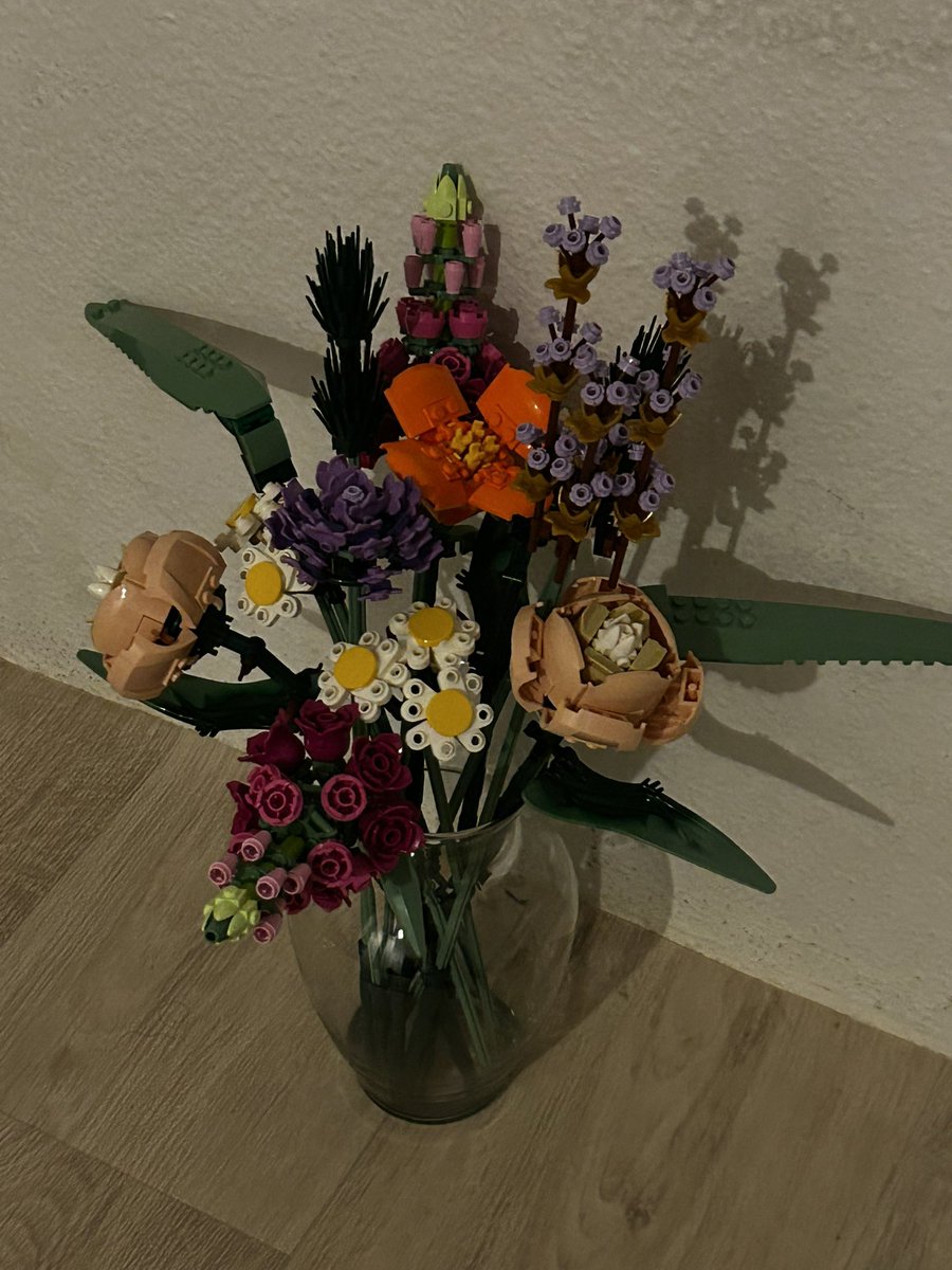 inneverminnd's tweet photo. Flower bouquet https://t.co/kwiu3gfYzl