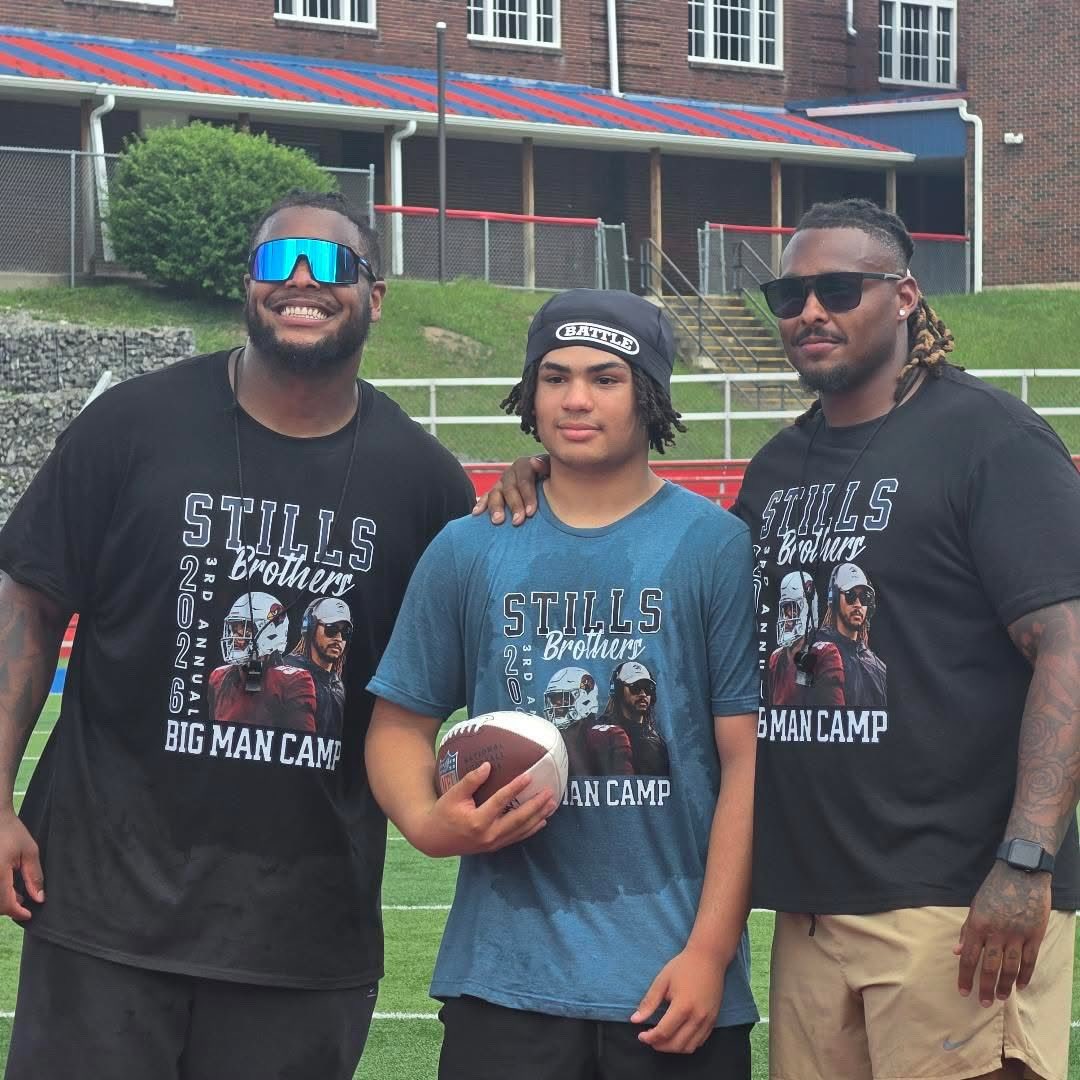 deuce_51's tweet photo. Thank you @CoachDStills and @Dstills55  for having me at your camp! Had a really good day in 1 on 1’s and was blessed to receive defensive line MVP! Here are some 1 on 1 clips!
@CoachSnyderUHS @Coach_Lawless @uhshawksfb @FBCoachWilk @CoachBrianHill @JakeCasteel @CoachDanielson8 @CoachDanielson8 @MaccusD @Coach_C_Scott