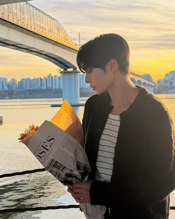 afterike's tweet photo. wish you loved me less — seohao https://t.co/Uc1AB7zWGZ