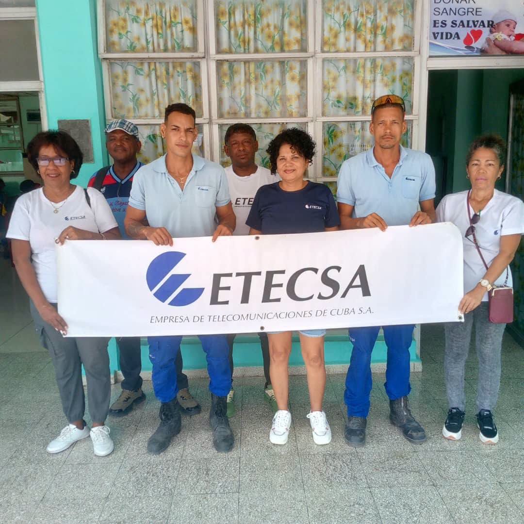 AraisMoreno's tweet photo. Jornada de donaciones de sangre en @Etecsa_Cuba #Guantánamo en saludo al #DiaDeLaRebeldíaNacional y el Aniversario 55 de la creación del Sindicato de los trabajadores de las Comunicaciones. #EtecsaConCuba #EsteEsNuestroAzul https://t.co/DIKycrXHaF