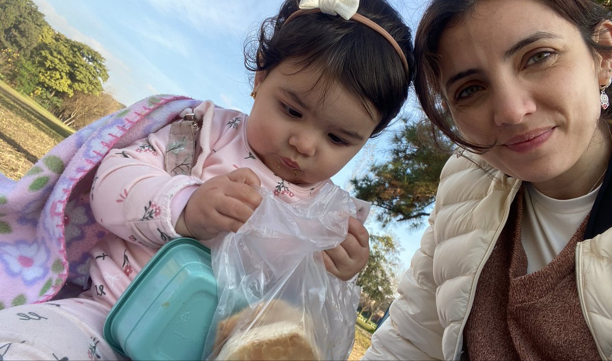 ateiluj91's tweet photo. Las chicas lindas salimos de picnic un lunes a la mañana porque podemos.* https://t.co/W2hV6vjtgu