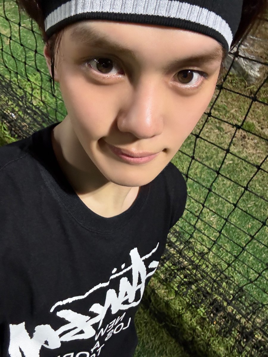 kgvtexts's tweet photo. 260714 🦌🐶💬 00:08 KST

ㄴ 📸 x 3
ㄴ why do i look that brave today
ㄴ i wiped my sweat before taking the photos, but as i pressed the shutter i started sweating againㅋㅋㅋ
ㄴ i’ll contact you after reaching home!! https://t.co/jYuR9ccfUh