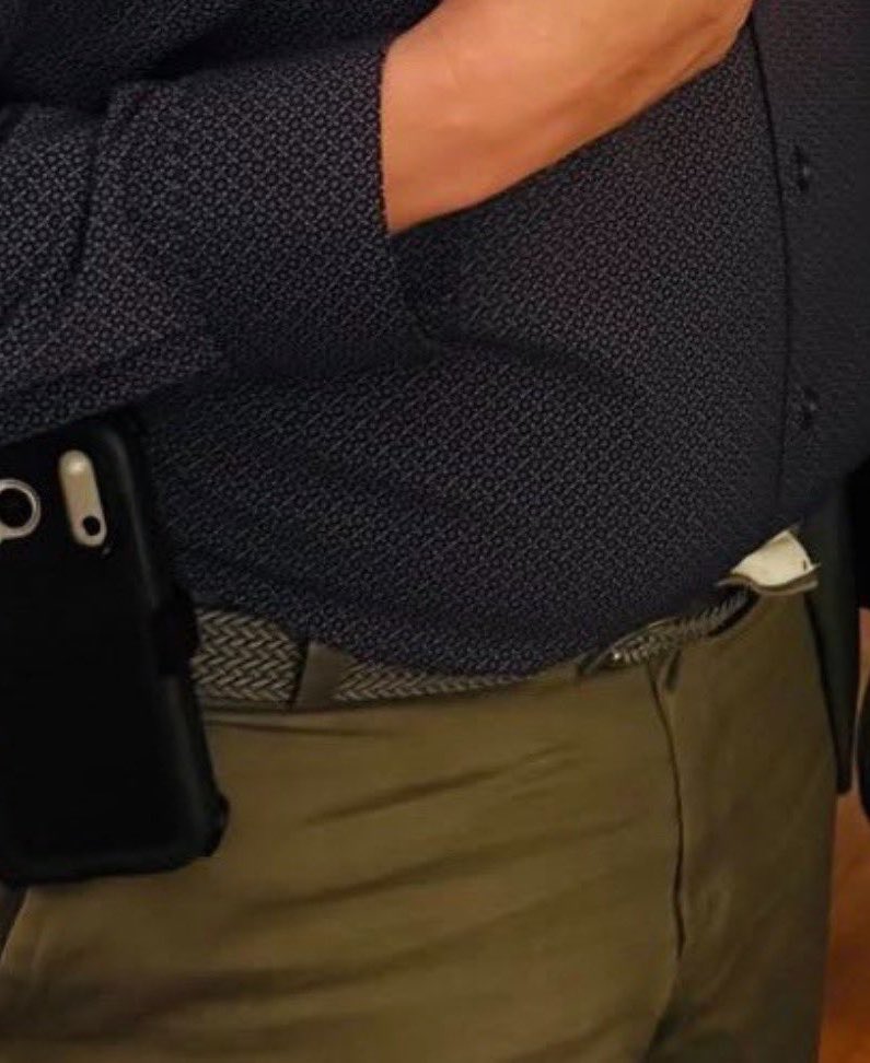 s2hopper's tweet photo. his stomach. im insane https://t.co/dy8rVAaeSq