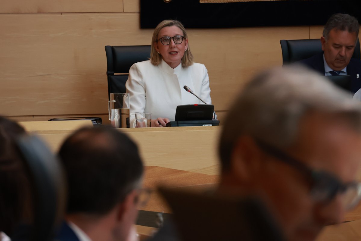 jcyl's tweet photo. .@MIsabelBlanco anuncia un 80 % más de inversión pública en vivienda en la legislatura

👉Construcción de 5.000 nuevas casas protegidas
👉Más ayudas al alquiler y 20 % de aval para compra
👉Portal de Suelo Público para ampliar oferta
👉Rehabitare privado

https://t.co/vRuac9BpoZ https://t.co/MXtfeYsCjm