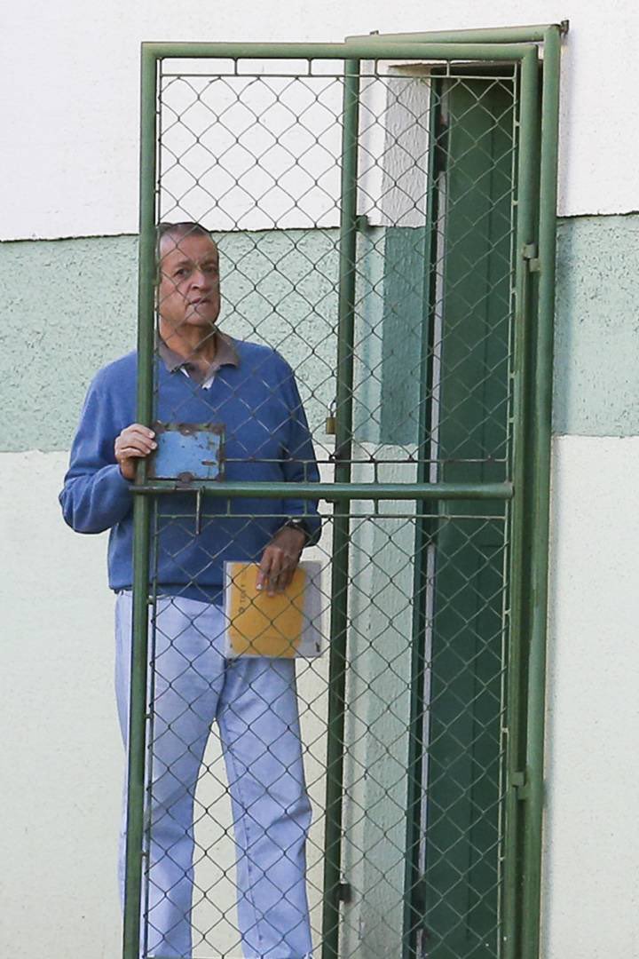 K_Fidelles's tweet photo. @FlavioBolsonaro @soudanimarques Esse é o presidente do seu partido, né? https://t.co/xsy2fwrBJa