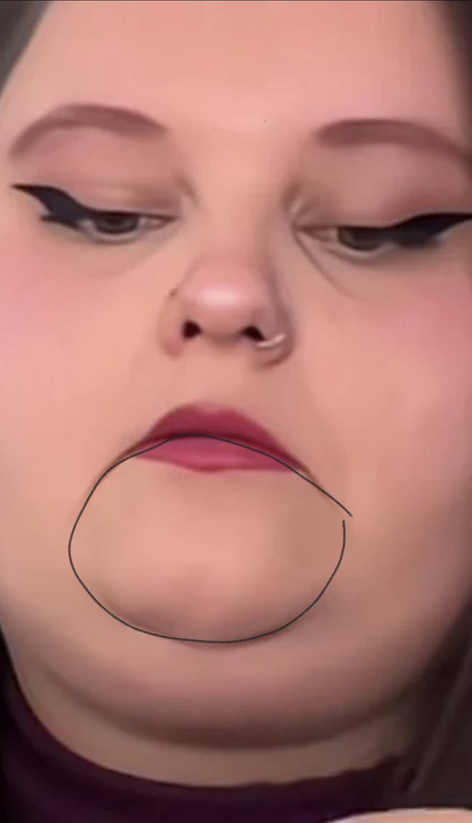 nickjonasdiabet's tweet photo. her trout mouth makes a perfect circle now 🤭 https://t.co/TiYeVdDjqU