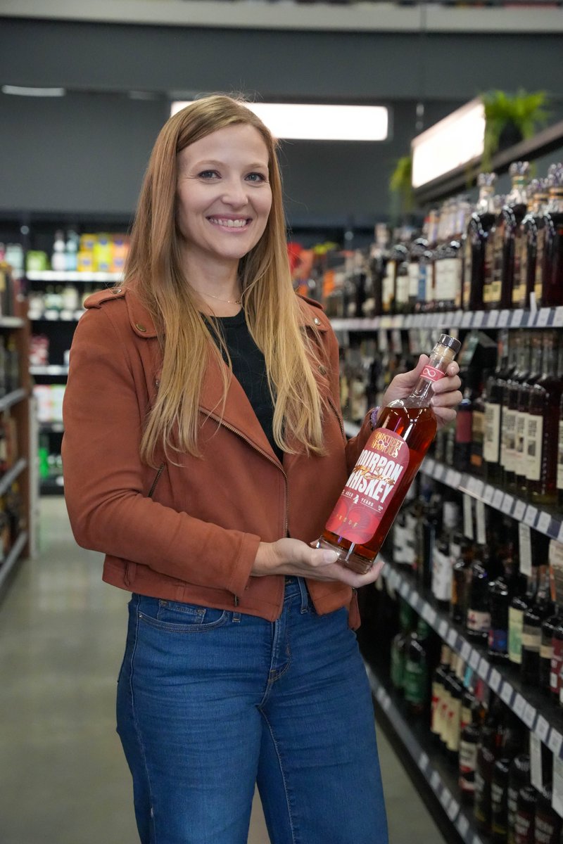 broadstinfamous's tweet photo. Some bottles belong on the shelf. Ours belongs in your hands. 🥃

Whether you're discovering Broadstreet Infamous for the first time or it's already your go-to pour, every bottle tells a story worth sharing. Bold flavor. Smooth finish. Zero shortcuts. https://t.co/wcOV5YPRtl