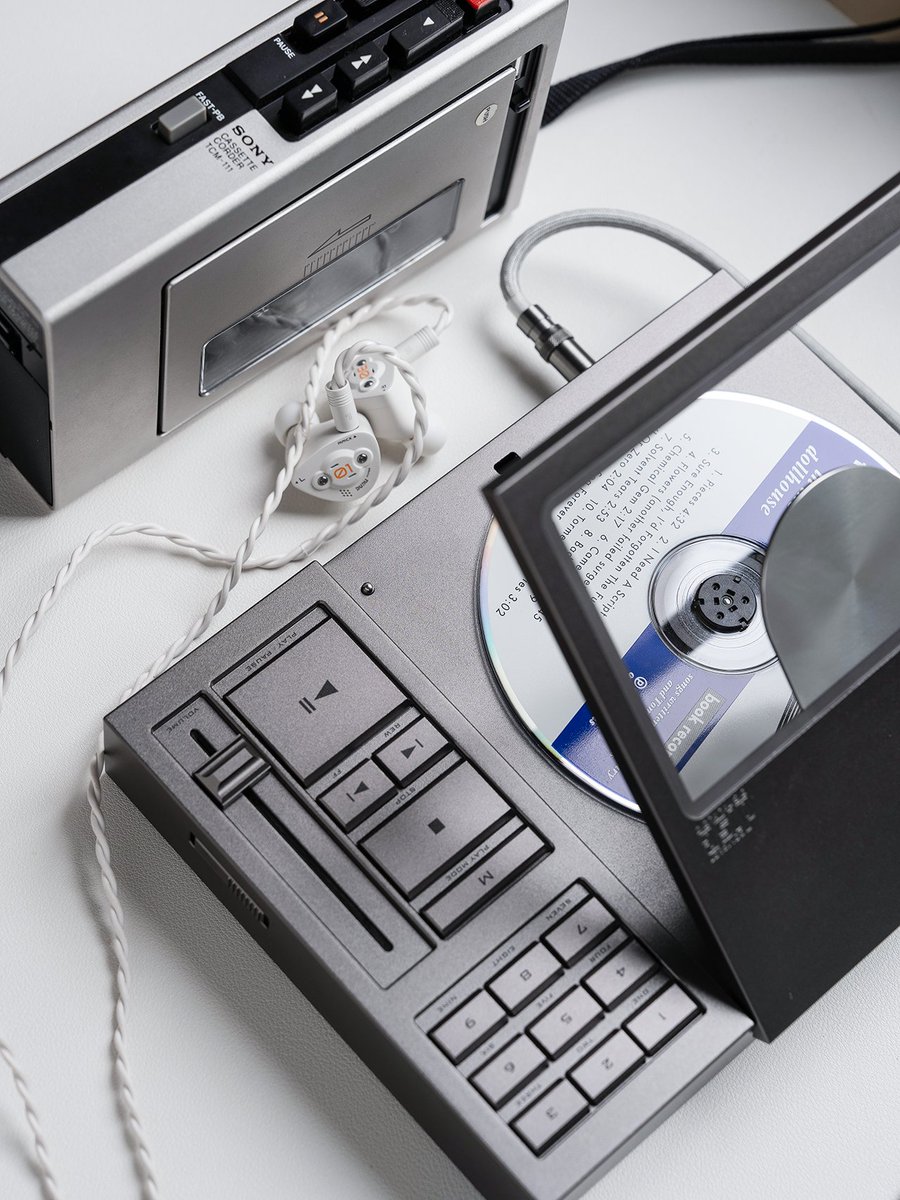 DUNU_Headphone's tweet photo. Warm from CONCEPT R, detailed through DK3001BD.

Some pairings just know how to make each other better. 💿🎧✨

#DUNU #ConceptR #DK3001BD #IEM #HiFi https://t.co/TAszS7cwu5