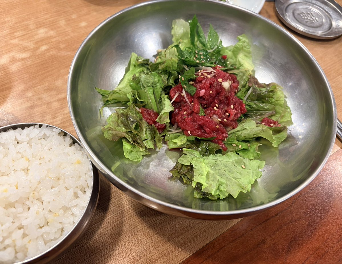 r_m88s's tweet photo. コロナ前ぶりの2泊3日韓国(美容の旅)たのしかったー！肌管理もできて美味しいものいっぱい食べれて大満足◎ https://t.co/k82nhLcVJt