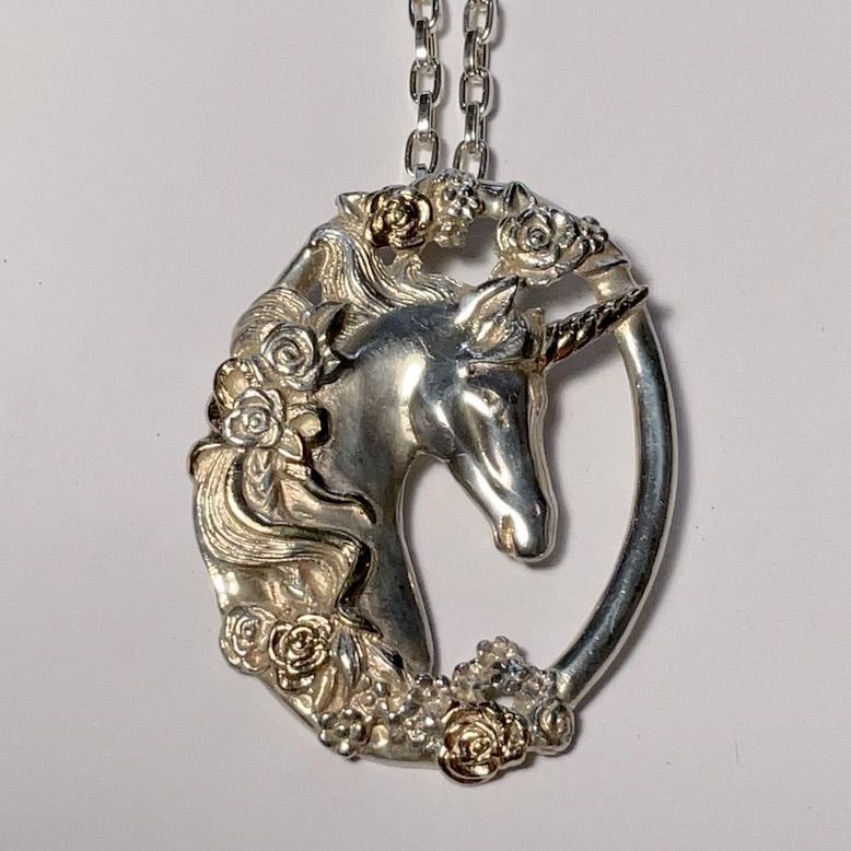 daeneryscoded's tweet photo. accessories for dany https://t.co/BgGUzIIeWw