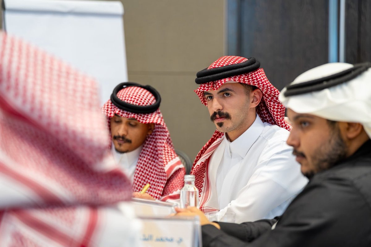 FutureYouth4's tweet photo. شاركت #جمعية_شباب_المستقبل ممثلةً بمسؤول البرامج الأستاذ/ منصور العنزي في ورشة العمل التدريبية لمشروع #الابتكار_في_المنظمات_غير_الربحية، التي نظمتها #مؤسسة_الملك_خالد ، بهدف تنمية القدرات، وتعزيز ثقافة الابتكار والتفكير الإبداعي، وتمكين منظمات القطاع غير الربحي من تطوير أعمالها https://t.co/BxZnj2z0jR