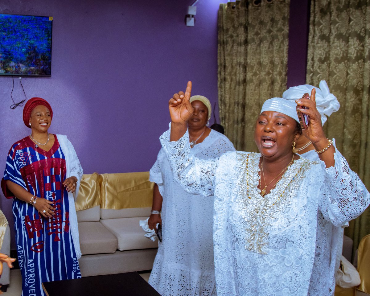 JamesSonayon's tweet photo. The women of Badagry remain the heartbeat of our community, embodying resilience, unity, and a greater commitment to progress. 

It was therefore a pleasure to join representatives of various women's groups across Badagry yesterday.

We had a rewarding session deliberating on our shared vision for our community and Lagos State.

I am grateful for their show of support and solidarity. 

Mibasi gbau!