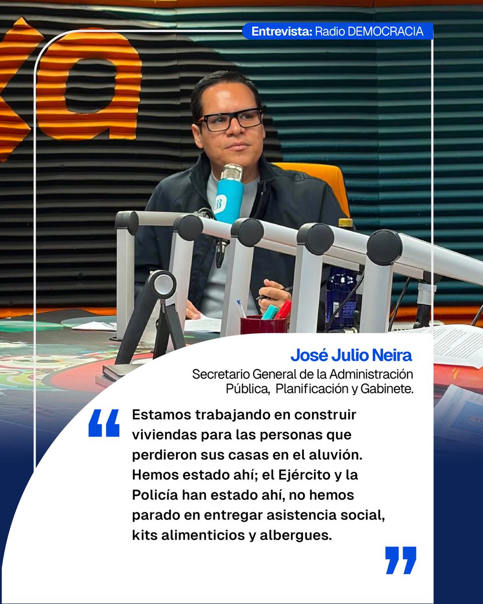 PlanificacionEc's tweet photo. “Estamos trabajando en construir viviendas para las personas que perdieron sus casas ante el aluvión”. 

Hoy, el Secretario de la Administración Pública, Planificación y Gabinete, @JoseJulioNeira , habló en @radiodemocracia sobre las acciones emprendidas ante el aluvión en Zamora Chinchipe. 

¡Estamos junto a las familias!

#EcuadorEficiente🇪🇨