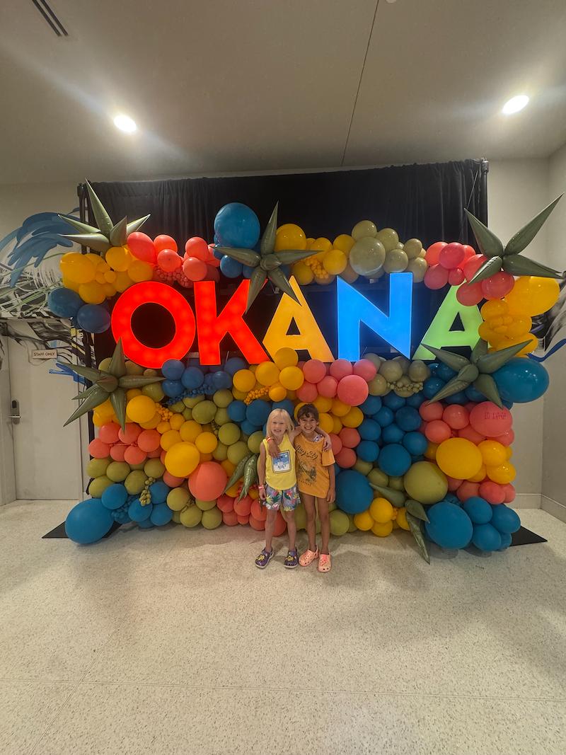 WhitneyWhitfi16's tweet photo. My friend, Whitney, is a finalist in Okana Resort &amp; Indoor Waterpark’s Story Contest. Help me rally votes: https://t.co/4TPy4BPvPa https://t.co/4j0N3ix836