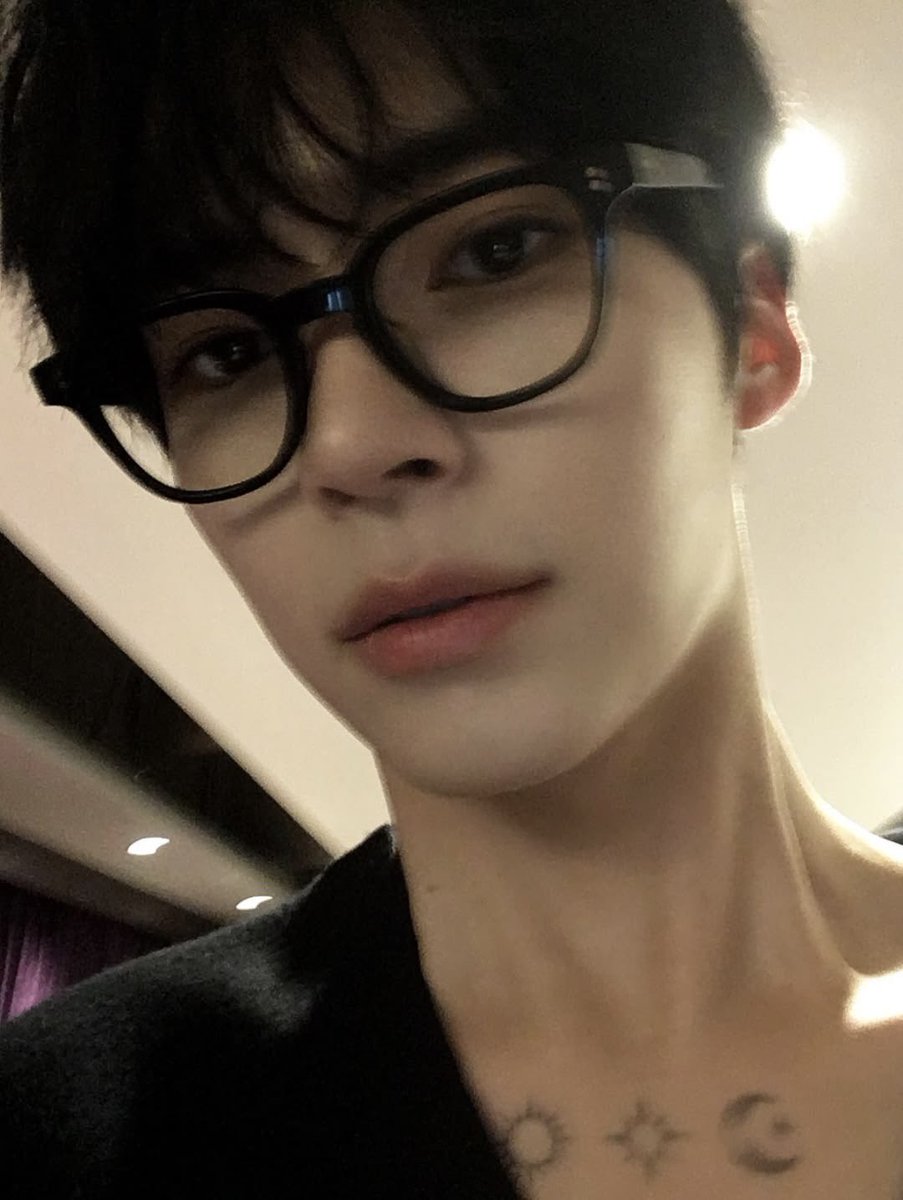 gyusnack's tweet photo. the genes are so strong on papas side https://t.co/zf7XXkq7mz