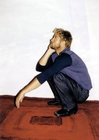 relja996's tweet photo. Pošto sam još 1996. dobio doživotnu vizu za ulazak u SAD, pozove mene Veran Matić 2005. i pita da li mogu da sredim da se pirotski ćilim od govana prebaci u Ameriku bez nekih carinskih problema 

Izgovorio je to pirotski ćilim od govana kao da je to nešto najnormalnije, i gotovo da mi nije dao da stignem da ga pitam šta je to koji kurac, napeo me je sa tim logističkim pitanjima, reko srediću, nema problema, on se zahvali i prekine vezu

Okrenem ja Mikija Manojlovića, koji zna apsolutno sve tajne na ovom svetu i pitam ga da li je čuo za pirotski ćilim od govana. On počne da se smeje, kaže samo sekund jedan, uključi telefon na spikerfon i neku devojku pita na francuskom “Quelle est la première chose qui vous vient à l'esprit quand vous pensez à la Serbie ?” iliti šta ti prvo padne na pamet kada je Srbija u pitanju. 

U to vreme Novak još nije bio superstar, ali sam očekivao Slobu, košarkaše, ratove, a dobih samo - “Pirot tapis de merde”!

Miki me izgrdi što sam van svetskih tokova, kaže da jedan vredi oko 50k dolara i da ga sada svi žele. Pravi se tako što se bugarski turisti dobro nahrane peglanom kobasicom i onda se puste da se, s oproštenjem, iseru na ćilim, i onda se 40 dana to valja u ta vlakna i suši dok ne dobije specifičnu, braonkasto-narandžastu boju.

Anđelina Džoli je poludela za tim i Bred rešio da je iznenadi, a tek počeli da se zabavljaju, ni dva meseca nisu bili zajedno, i kontaktira on Verana kog je upoznao još osamdesetih u Crnoj Gori da mu to sredi.

Odem ja kod svojih prijatelja u ambasadu, kažem šta treba da se završi, sredimo da se to pošalje avionom Vlade Srbije u LA, a Koštuničin jedini uslov je bio da Bred Pit pošalje poruku podrške opstanku Državne zajednice SCG. Stigne tepih, zamolim ja Breda da se oglasi oko SCG, podrži njen opstanak, kaže on meni nema problema, pošalje sliku ispod uz opis

SEREM NA CRNOGORSKE SEPARATISTE

Koštunici bilo top, ali Ameri zabranili da se objavi