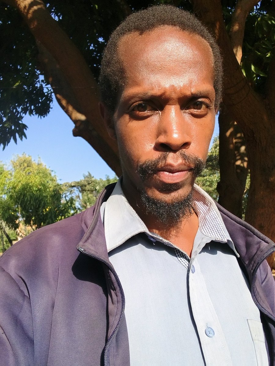 Sammy__Muelle's tweet photo. U women who grab my chin n stroke my goatee hadharani mbele ya watu,in public,shouting I've missed u,or my luv or sweetheart,or follow me to a coubter stare at me and say soo nice  or naotanga na wewe aki will be the end of me. It helps though,being gentle,yet not a nice guy 😂 https://t.co/MTRMReWcp6