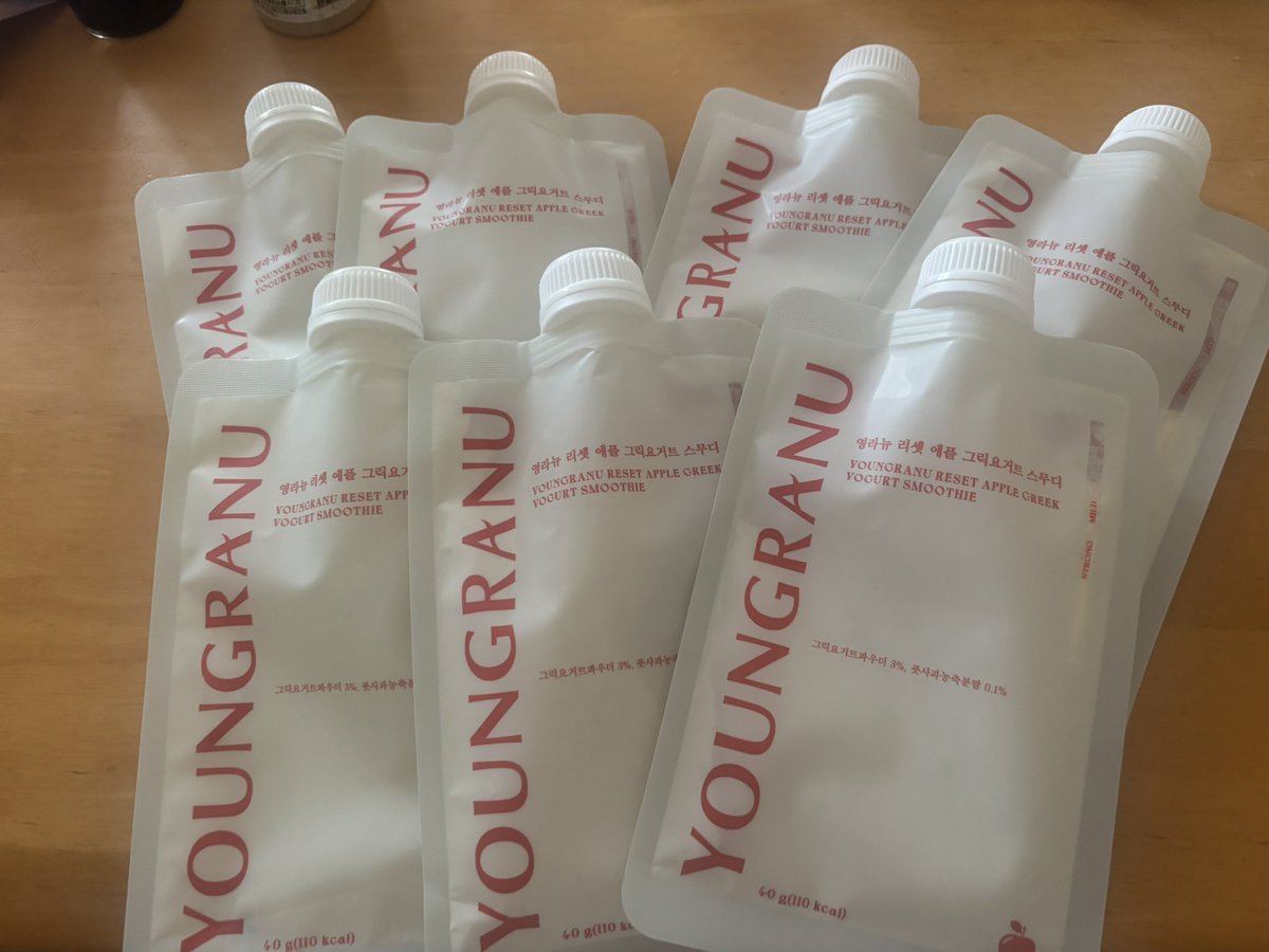 rinrinne118's tweet photo. 【PR】ヨンラニュー（@youngranujp ）様より、アップルギリシャヨーグルトスムージーをご提供🌟

1包のカロリー110kcalで食物繊維も豊富
🩵
水を入れてシェイク後、3分で完成する🩵

満腹感あるしダイエットにも良さそう🩵
おすすめだから、みんなチェックしてね♪
#youngranu #ヨーグルトスムージー https://t.co/dlluAISVJa