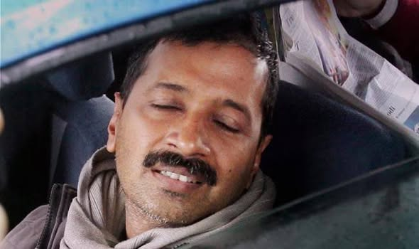 sumit1kalra's tweet photo. सेम टू सेम...दोनो विशुद्ध नौटंकीबाज़ https://t.co/OwpKfEOnke